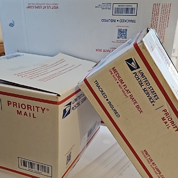 MYSTERY BOX - Picture 2 of 2